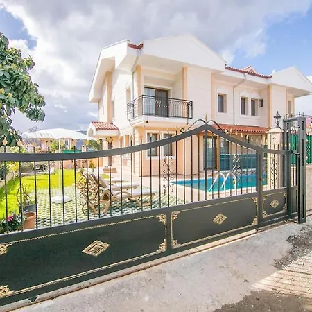 Villa Leyal-luxury Holiday Villa, 4 Bedroom With Private Pool